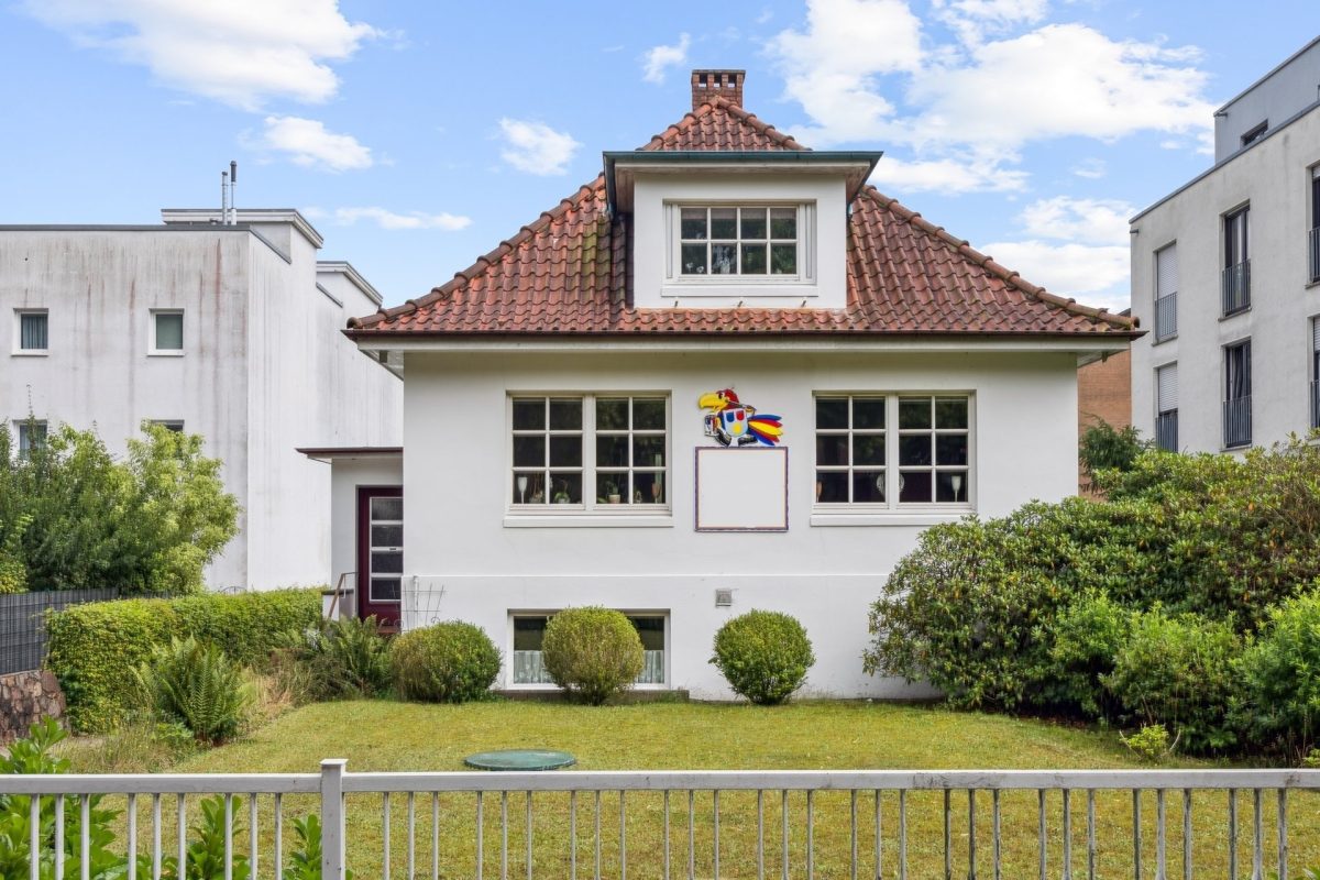 Immobilienangebot - Hamburg / Meiendorf - Alle - Wohnen und Arbeiten: Zwei Häuser auf einem Grundstück oder alternativ gute Bebauungsmöglichkeit