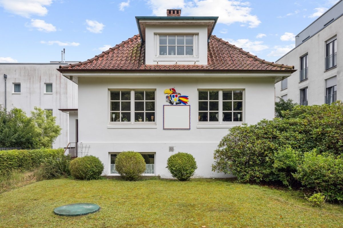 Immobilienangebot - Hamburg / Meiendorf - Alle - Wohnen und Arbeiten: Zwei Häuser auf einem Grundstück oder alternativ gute Bebauungsmöglichkeit