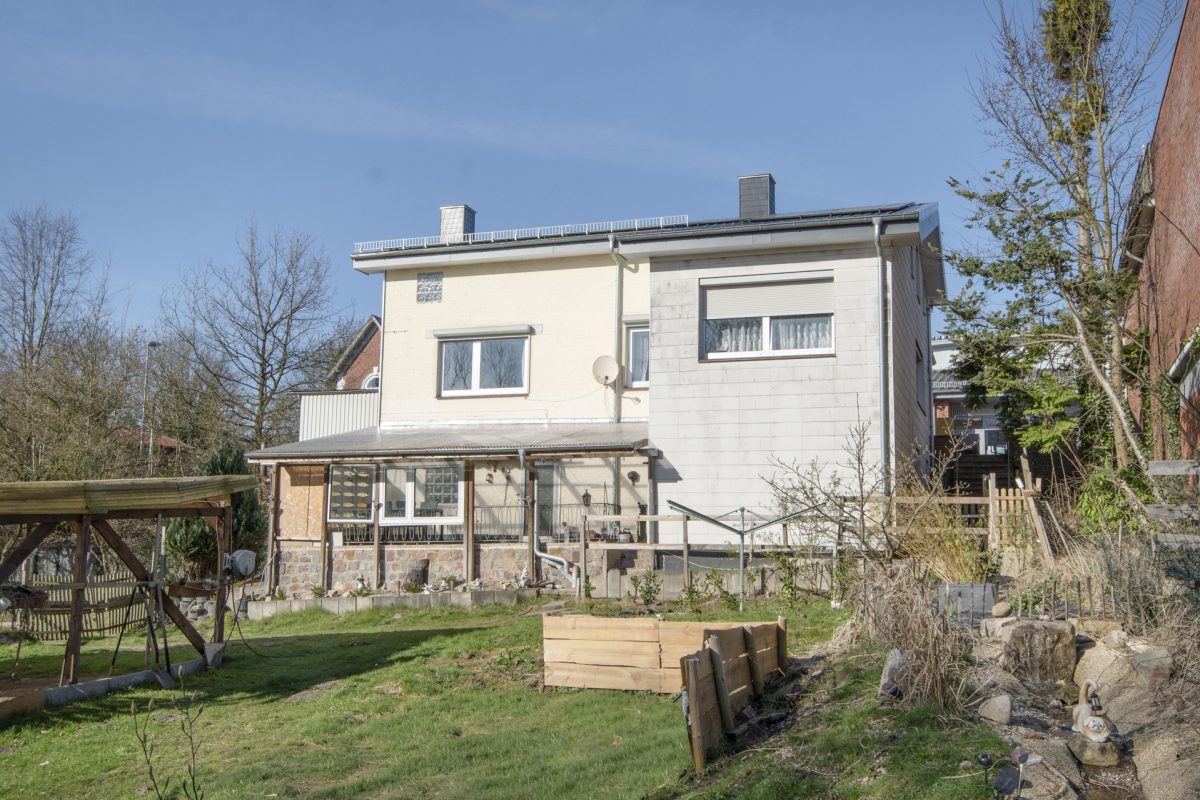 Immobilienangebot - Todenbüttel - Alle - Immobilie mit Entwicklungspotenzial für zwei Wohneinheiten und Gewerbenutzung