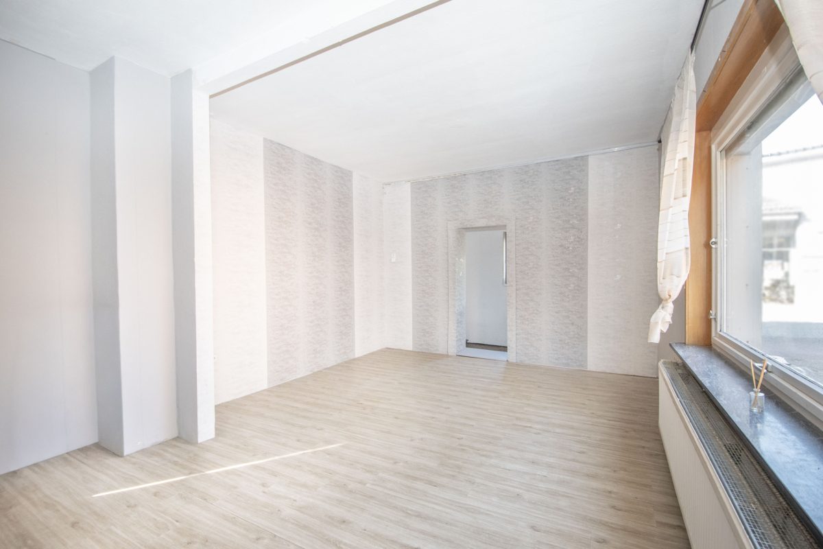 Immobilienangebot - Todenbüttel - Alle - Immobilie mit Entwicklungspotenzial für zwei Wohneinheiten und Gewerbenutzung