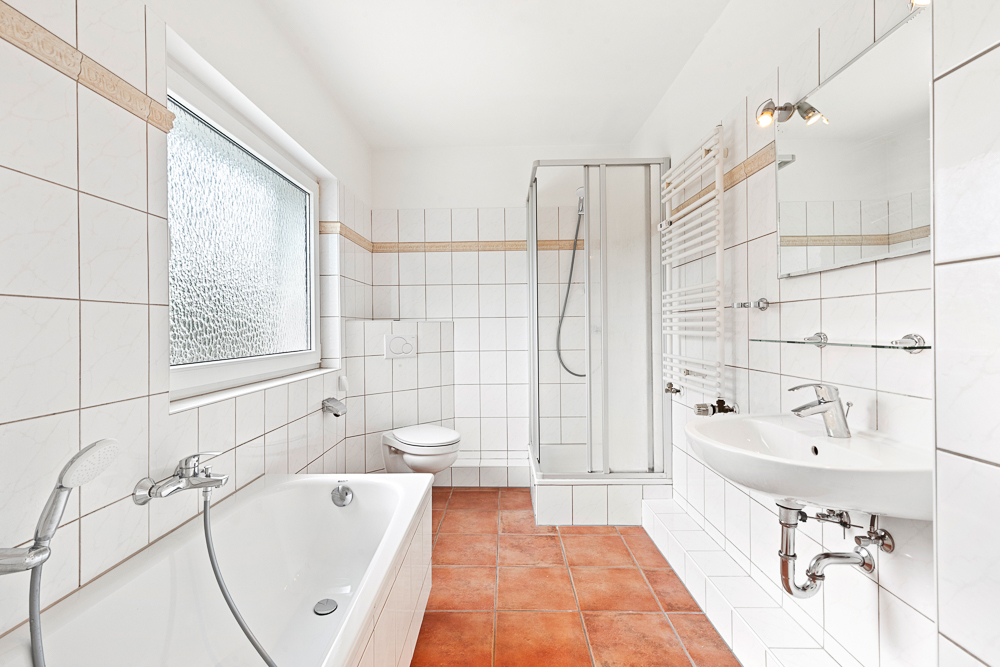 Immobilienangebot - Hamburg / Rahlstedt - Alle - TOP-Modernisierte Kaffeemühle, teilvermietet, in ruhiger Wohnlage von Alt-Rahlstedt!
