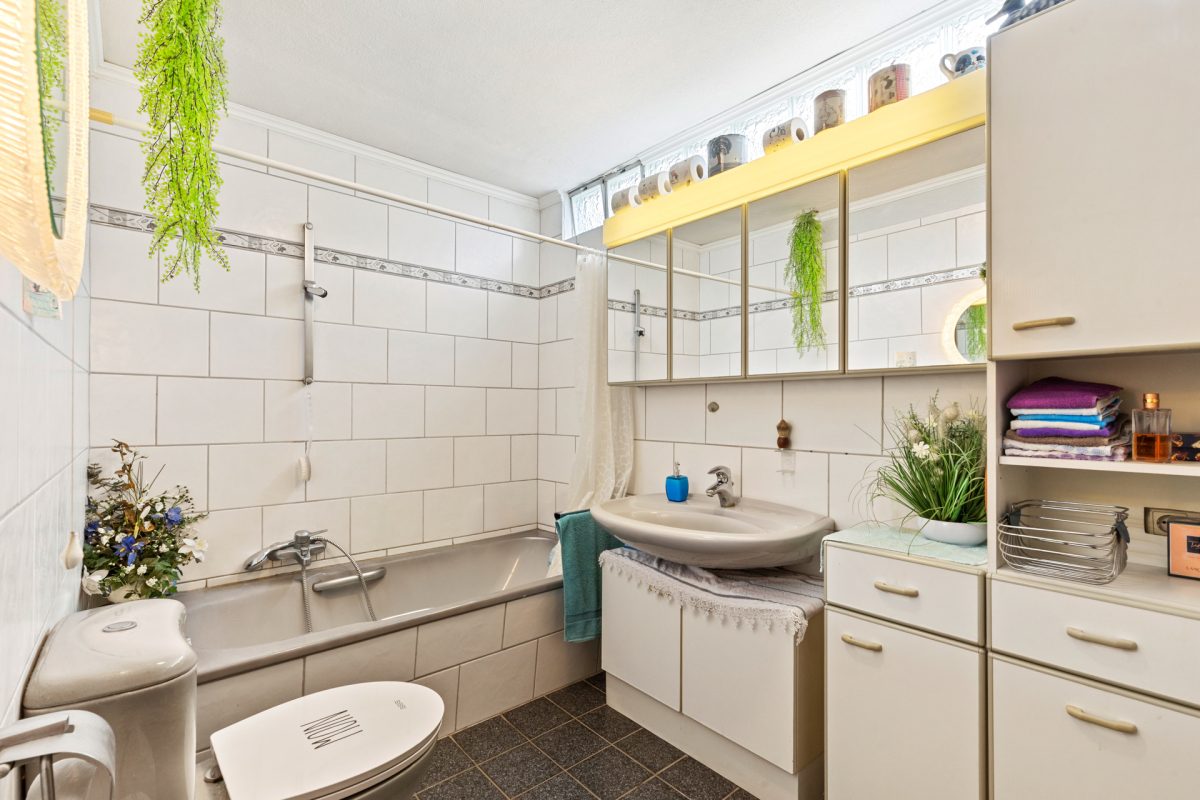 Immobilienangebot - Hamburg / Rahlstedt - Alle - Gepflegtes Einfamilienhaus in beliebter Anliegerstraße von HH-Rahlstedt