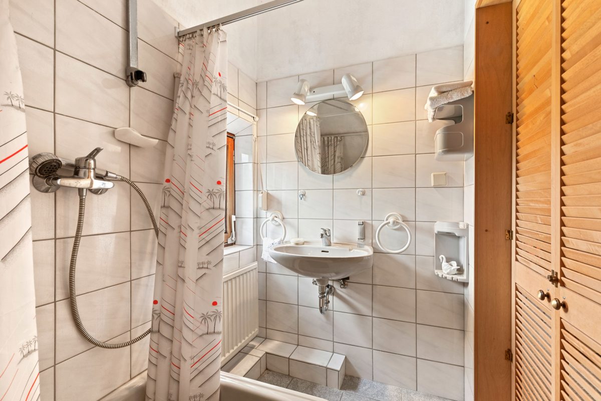 Immobilienangebot - Hamburg / Rahlstedt - Alle - Gepflegtes Einfamilienhaus in beliebter Anliegerstraße von HH-Rahlstedt
