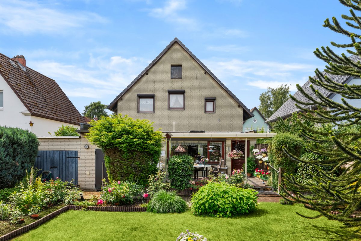 Immobilienangebot - Hamburg / Rahlstedt - Alle - Gepflegtes Einfamilienhaus in beliebter Anliegerstraße von HH-Rahlstedt