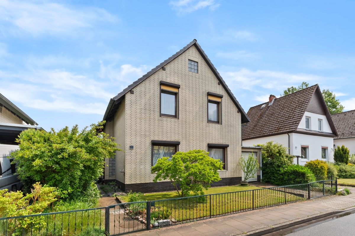 Immobilienangebot - Hamburg / Rahlstedt - Alle - Gepflegtes Einfamilienhaus in beliebter Anliegerstraße von HH-Rahlstedt