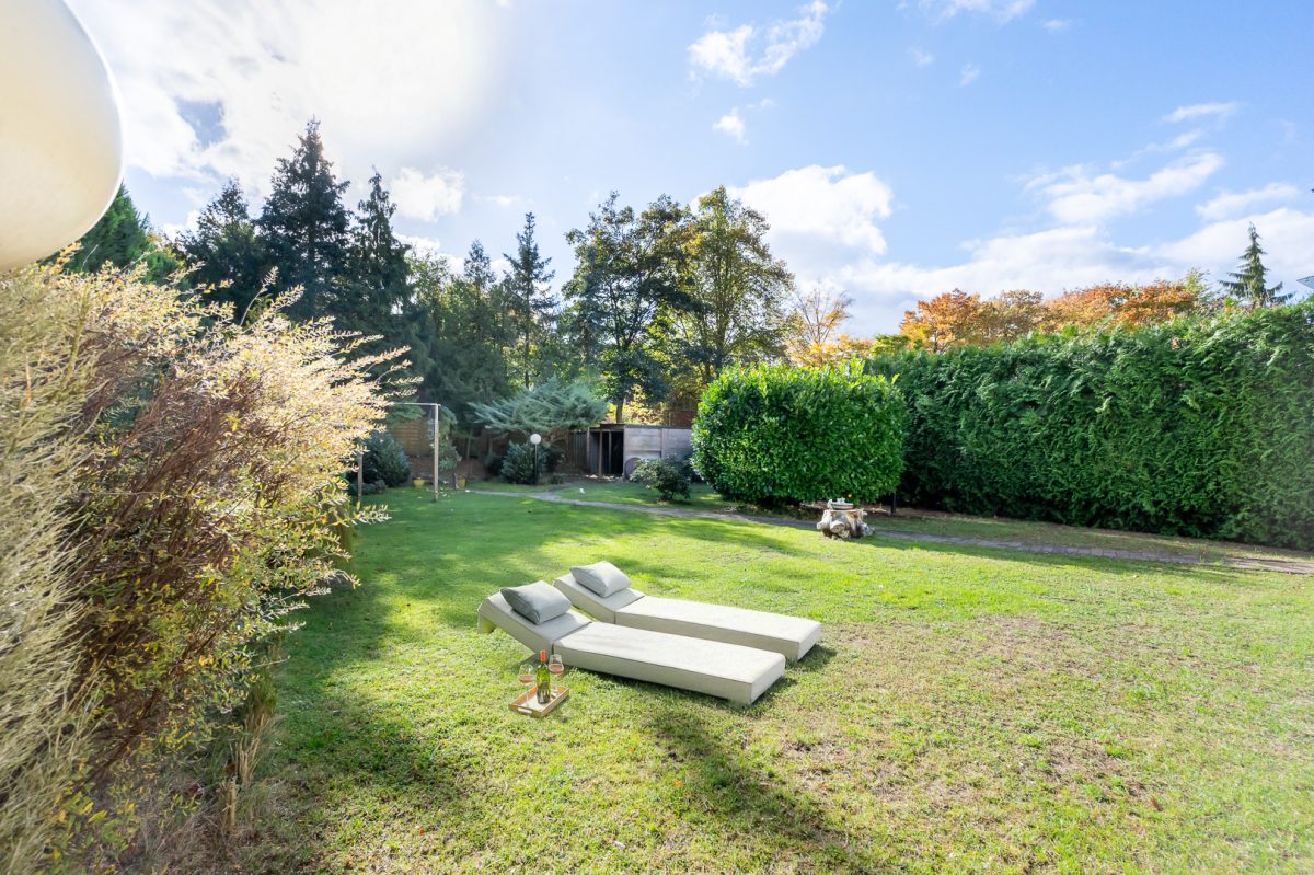 Immobilienangebot - Hamburg / Farmsen-Berne - Alle - Charmante Stadtvilla mit Vollkeller und großzügigem Süd-Grundstück in ruhiger Anwohnerstraße