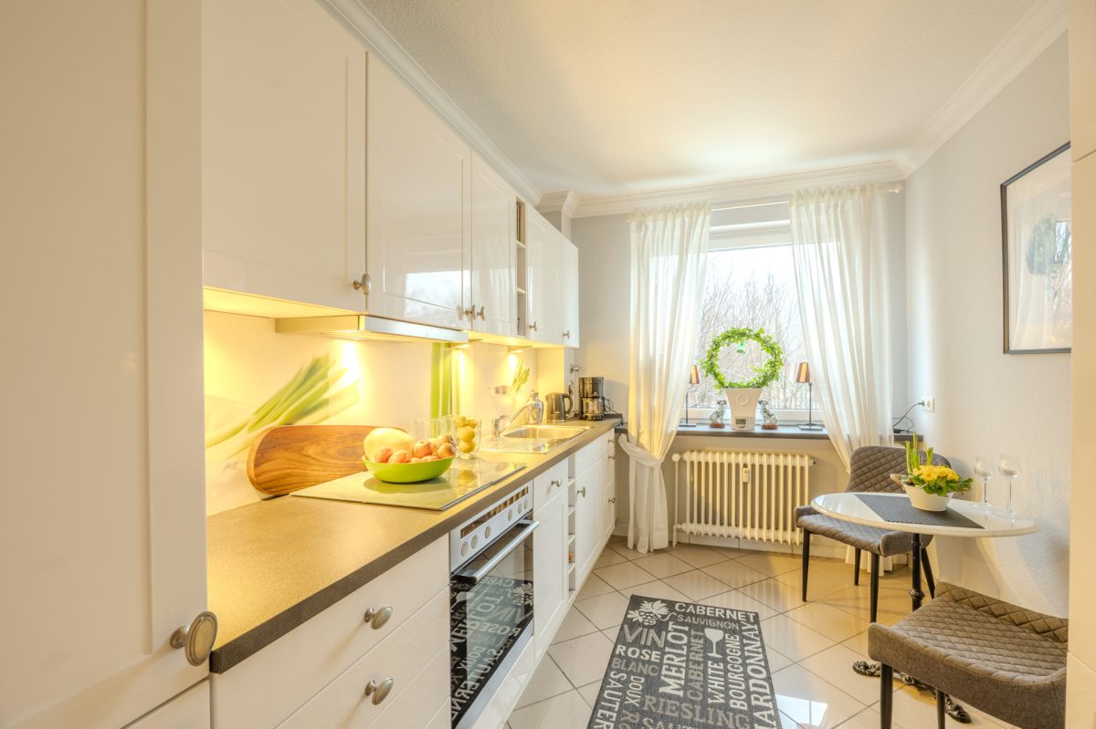 Immobilienangebot - Hamburg / Rahlstedt - Alle - Gepflegte Eigentumswohnung mit 3 -Zimmern und großem Balkon sowie Carport in guter Lage