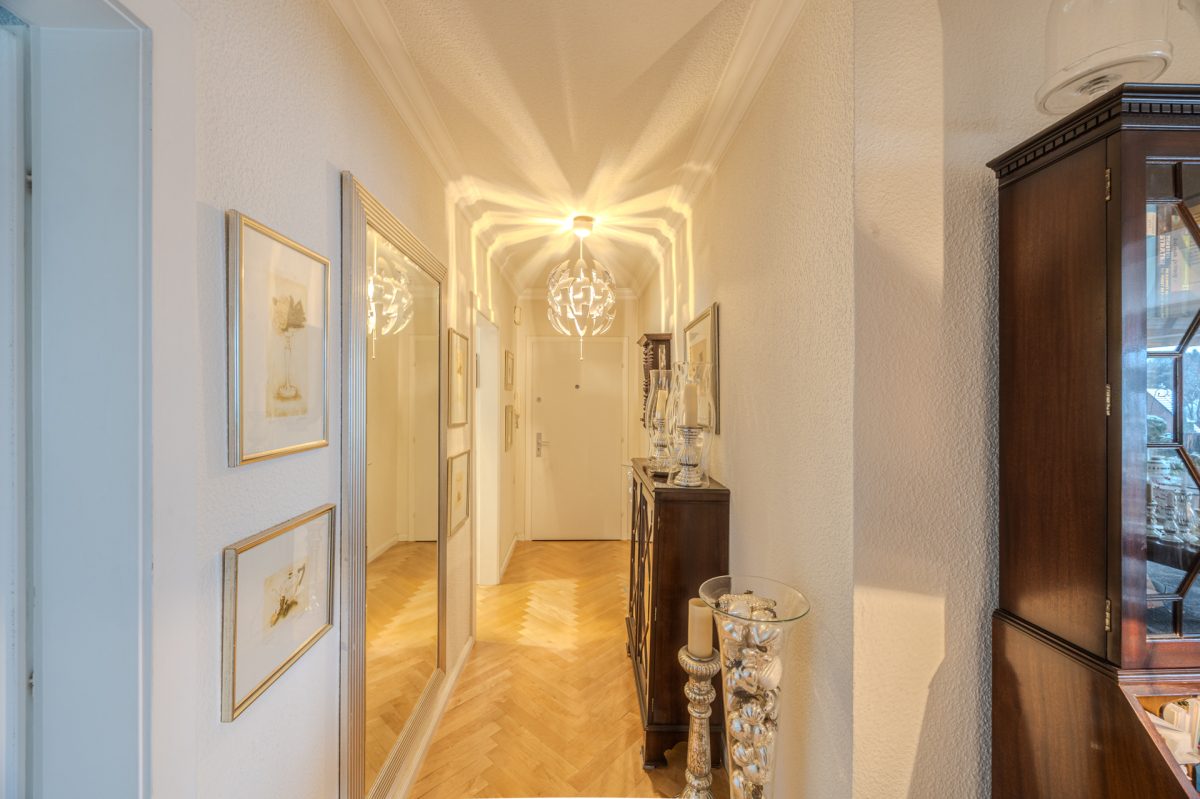 Immobilienangebot - Hamburg / Rahlstedt - Alle - Gepflegte Eigentumswohnung mit 3 -Zimmern und großem Balkon sowie Carport in guter Lage