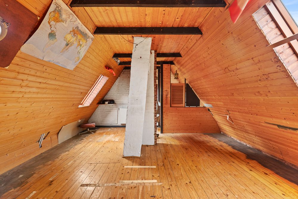 Immobilienangebot - Hamburg / Rahlstedt - Alle - Sanierungsbedürftige Doppelhaushälfte mit großzügigem Grundstück und Doppelgarage in HH-Rahlstedt