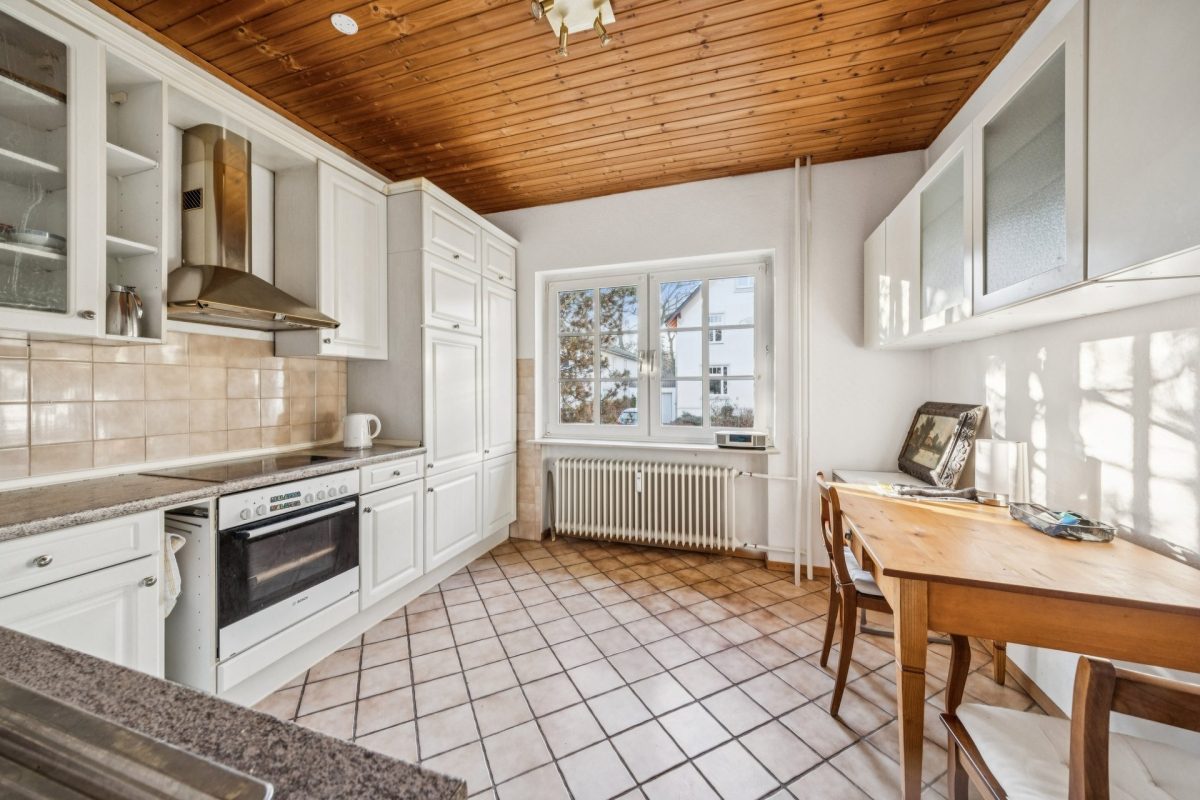 Immobilienangebot - Hamburg / Rahlstedt - Alle - Großzügiges Wohnhaus mit klassischem Charme und zwei Wohneinheiten in begehrter Lage von Rahlstedt