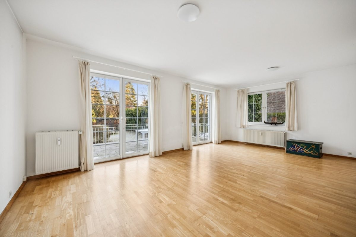 Immobilienangebot - Hamburg / Rahlstedt - Alle - Großzügiges Wohnhaus mit klassischem Charme und zwei Wohneinheiten in begehrter Lage von Rahlstedt