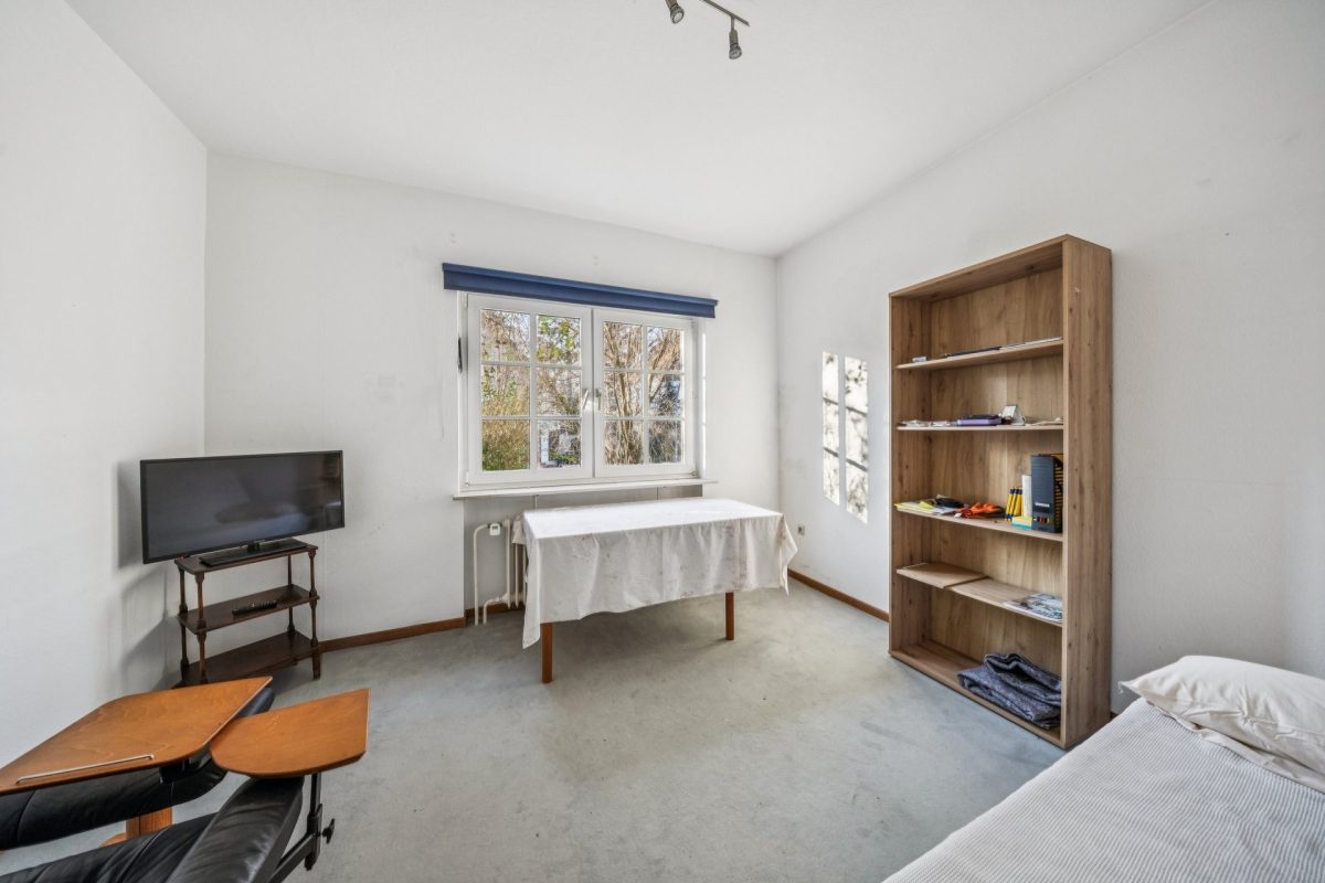 Immobilienangebot - Hamburg / Rahlstedt - Alle - Großzügiges Wohnhaus mit klassischem Charme und zwei Wohneinheiten in begehrter Lage von Rahlstedt