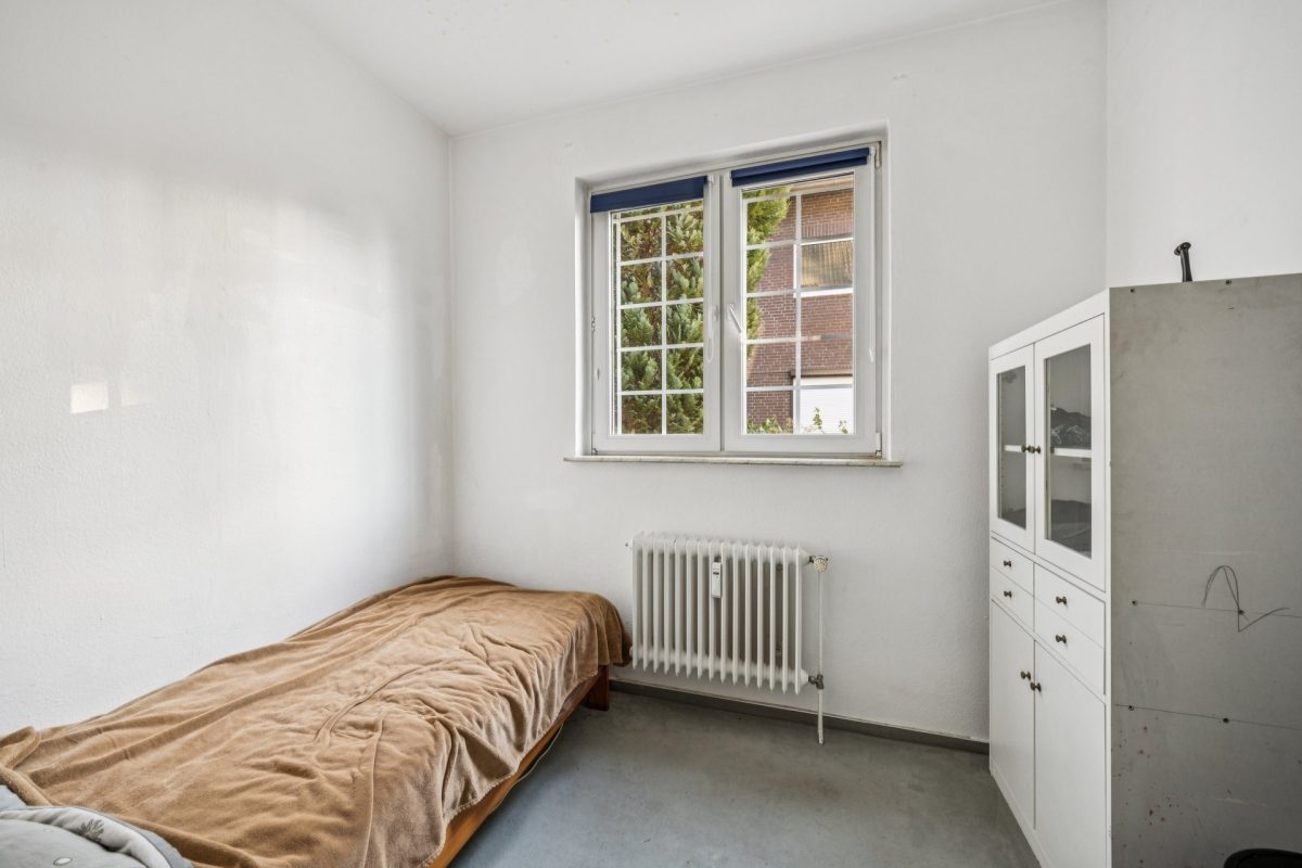 Immobilienangebot - Hamburg / Rahlstedt - Alle - Großzügiges Wohnhaus mit klassischem Charme und zwei Wohneinheiten in begehrter Lage von Rahlstedt