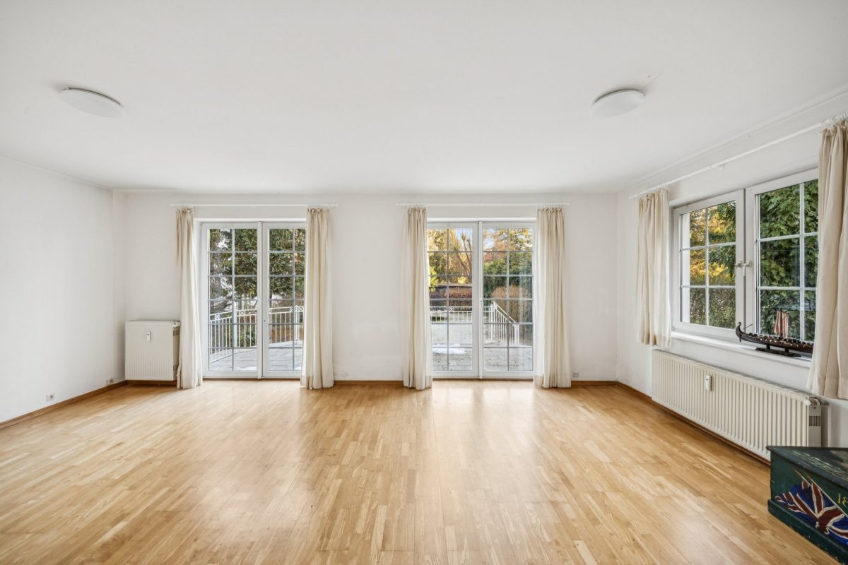 Immobilienangebot - Hamburg / Rahlstedt - Alle - Großzügiges Wohnhaus mit klassischem Charme und zwei Wohneinheiten in begehrter Lage von Rahlstedt