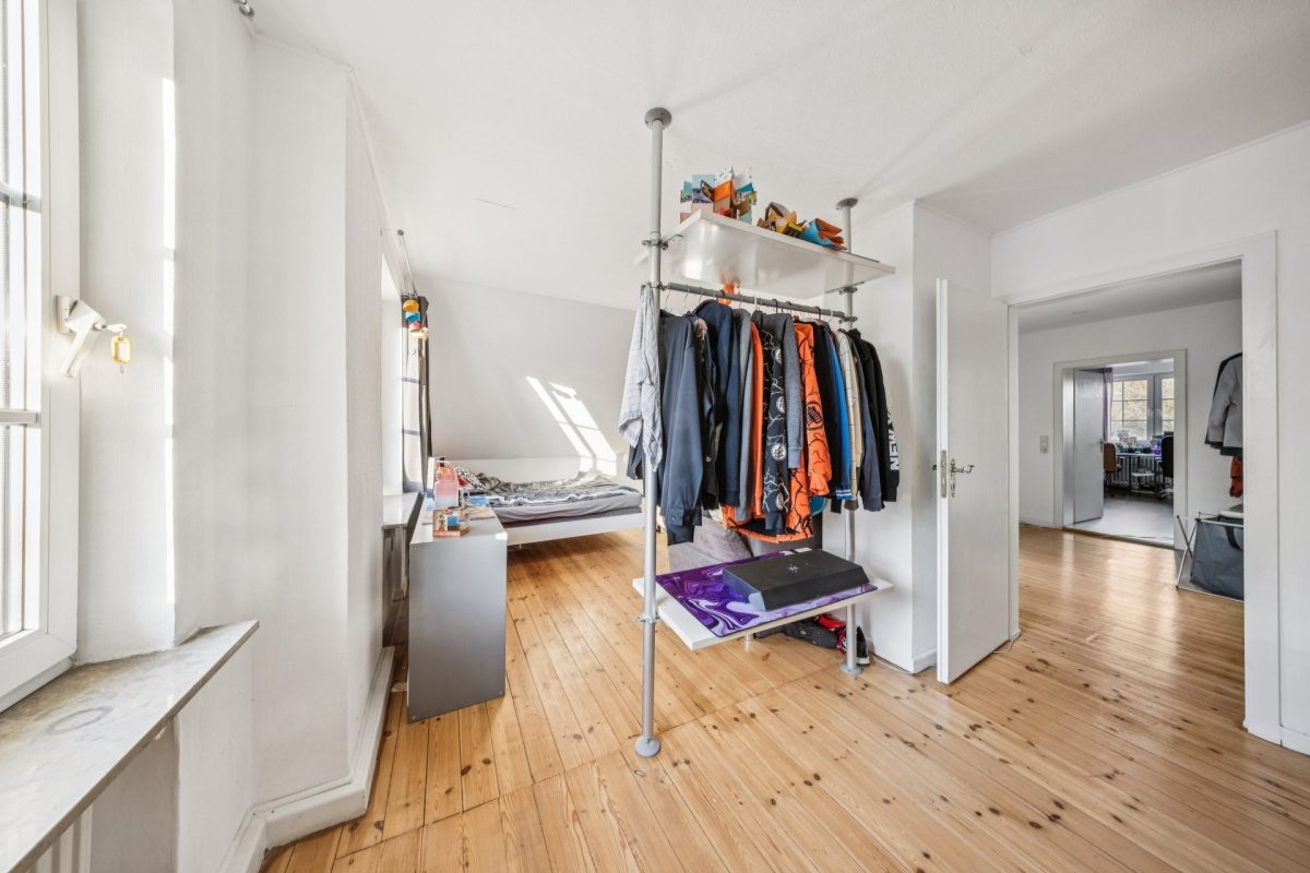 Immobilienangebot - Hamburg / Rahlstedt - Alle - Großzügiges Wohnhaus mit klassischem Charme und zwei Wohneinheiten in begehrter Lage von Rahlstedt