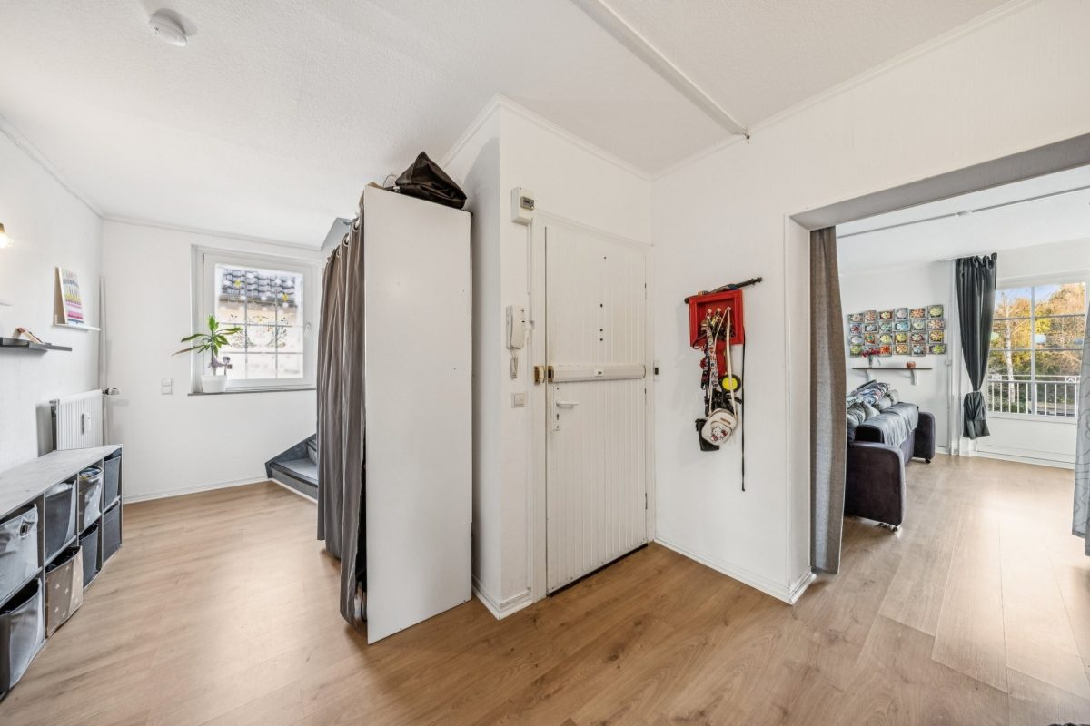 Immobilienangebot - Hamburg / Rahlstedt - Alle - Großzügiges Wohnhaus mit klassischem Charme und zwei Wohneinheiten in begehrter Lage von Rahlstedt