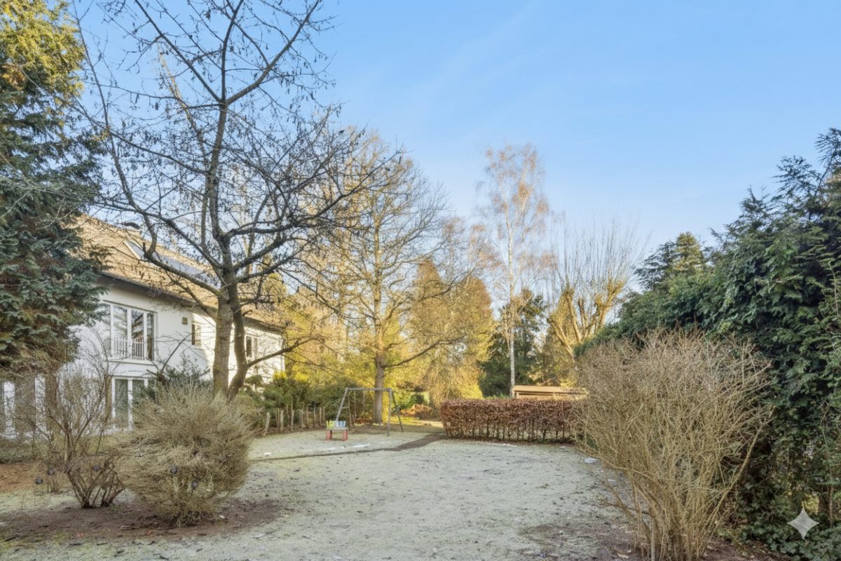Immobilienangebot - Hamburg / Rahlstedt - Alle - Großzügiges Wohnhaus mit klassischem Charme und zwei Wohneinheiten in begehrter Lage von Rahlstedt