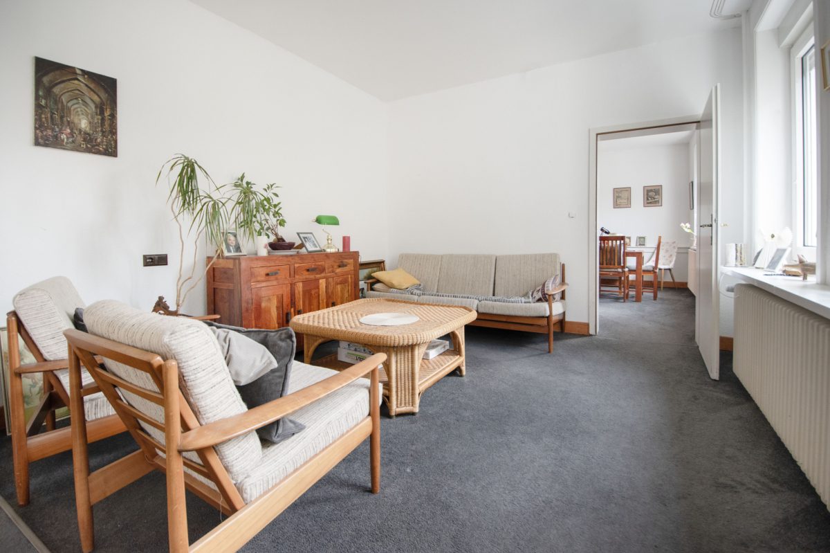Immobilienangebot - Schenefeld - Alle - Großes Einfamilienhaus mit Einliegerwohnung 
im Herzen von Schenefeld b. Itzehoe