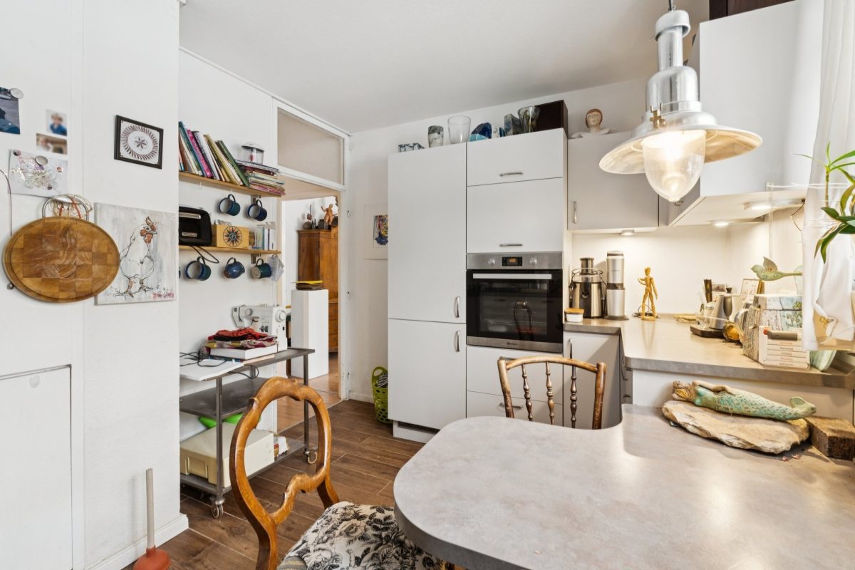 Immobilienangebot - Ammersbek / Lottbek - Alle - Große 4 Zimmer EG Wohnung in ruhiger Lage vor den Toren Hamburgs, mit U-Bahn ca. 35 Min zur HH-City