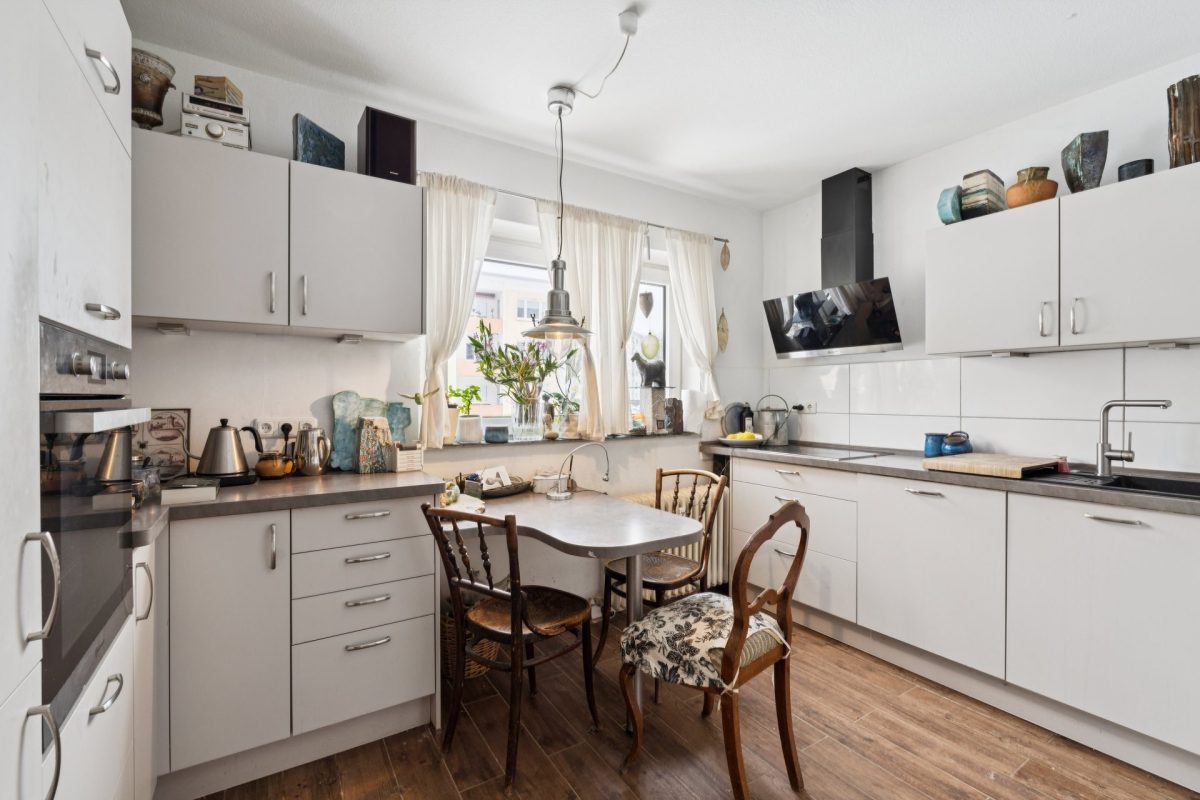 Immobilienangebot - Ammersbek / Lottbek - Alle - Große 4 Zimmer EG Wohnung in ruhiger Lage vor den Toren Hamburgs, mit U-Bahn ca. 35 Min zur HH-City