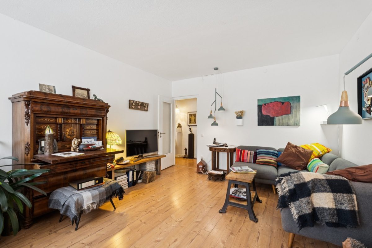 Immobilienangebot - Ammersbek / Lottbek - Alle - Große 4 Zimmer EG Wohnung in ruhiger Lage vor den Toren Hamburgs, mit U-Bahn ca. 35 Min zur HH-City