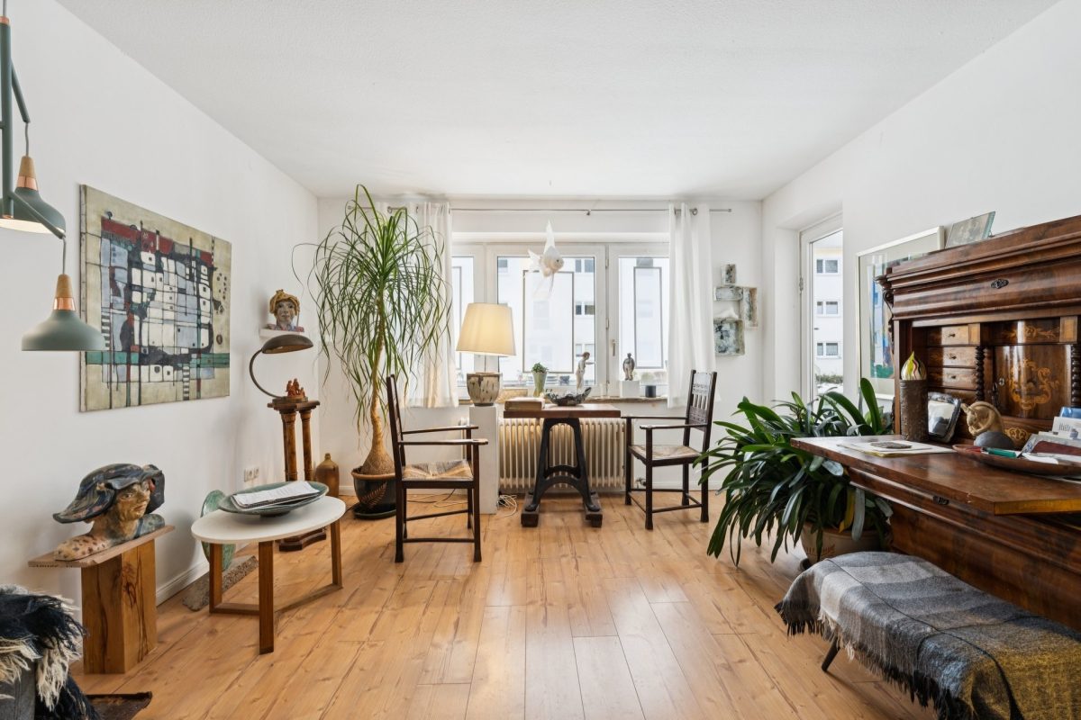 Immobilienangebot - Ammersbek / Lottbek - Alle - Große 4 Zimmer EG Wohnung in ruhiger Lage vor den Toren Hamburgs, mit U-Bahn ca. 35 Min zur HH-City