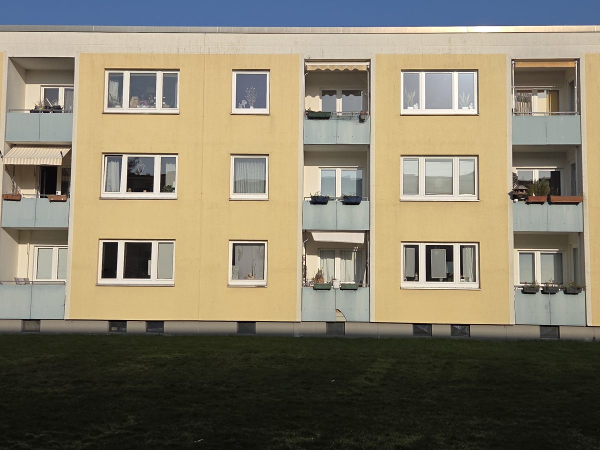 Immobilienangebot - Ammersbek / Lottbek - Alle - Große 4 Zimmer EG Wohnung in ruhiger Lage vor den Toren Hamburgs, mit U-Bahn ca. 35 Min zur HH-City