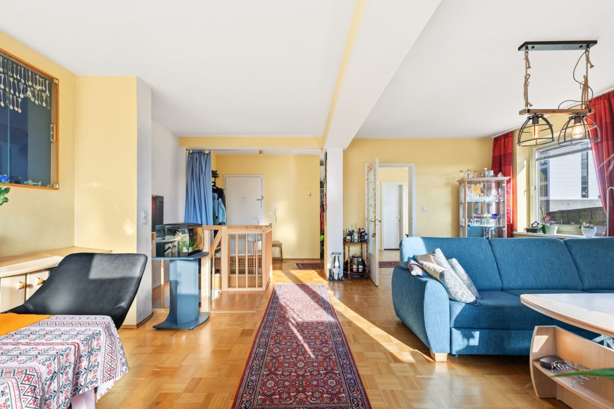 Immobilienangebot - Hamburg / Wandsbek - Alle - Wohnen im Hochparterre – 3 Zimmer, Garten & PKW-Stellplatz inklusive