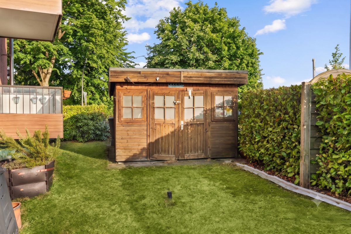 Immobilienangebot - Hamburg / Wandsbek - Alle - Hamburg-Wandsbek: Hochparterre mit Stellplatz, Balkon & Gartenanteil