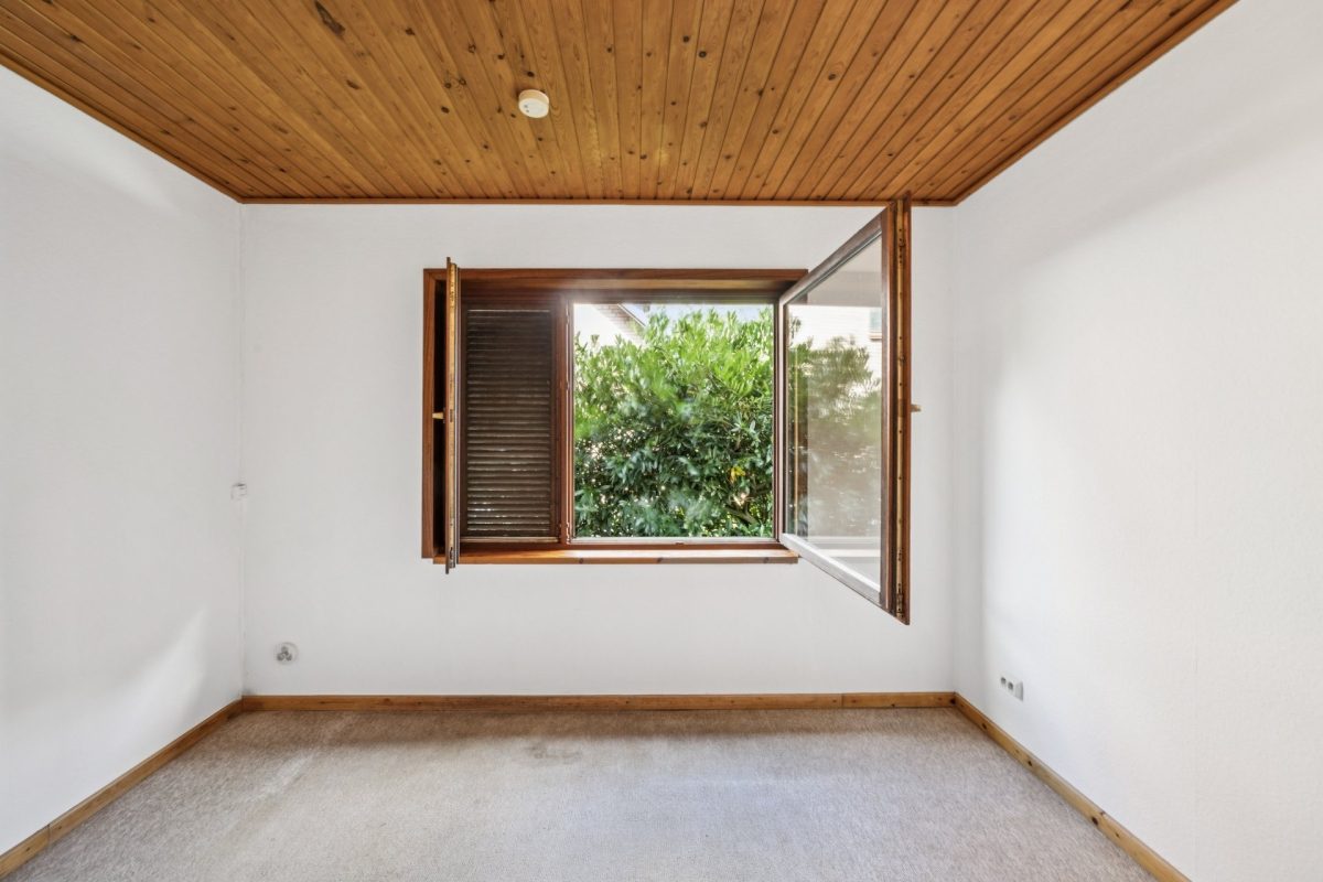 Immobilienangebot - Hamburg / Meiendorf - Alle - Schönes Meiendorf: Großes Wohnhaus mit 8 Zimmern sowie Vollkeller und schönem Garten