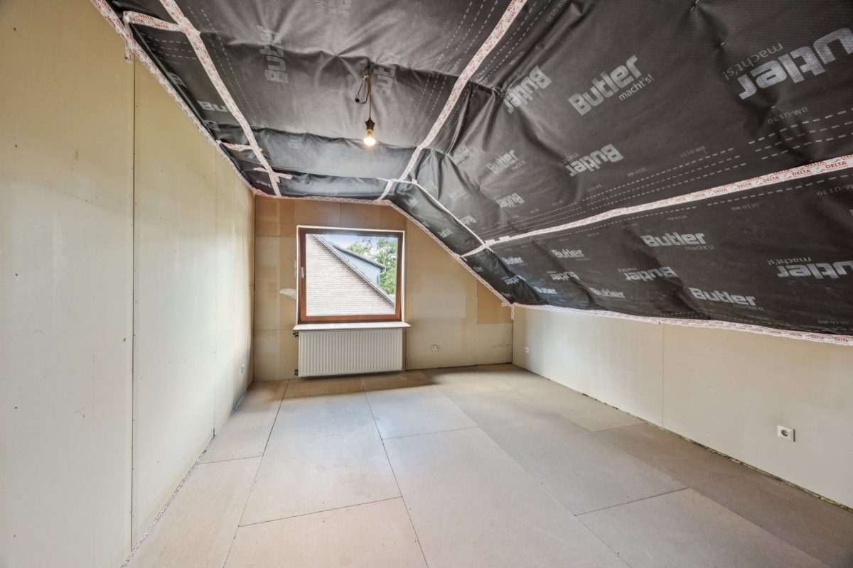 Immobilienangebot - Hamburg / Meiendorf - Alle - Schönes Meiendorf: Großes Wohnhaus mit 8 Zimmern sowie Vollkeller und schönem Garten