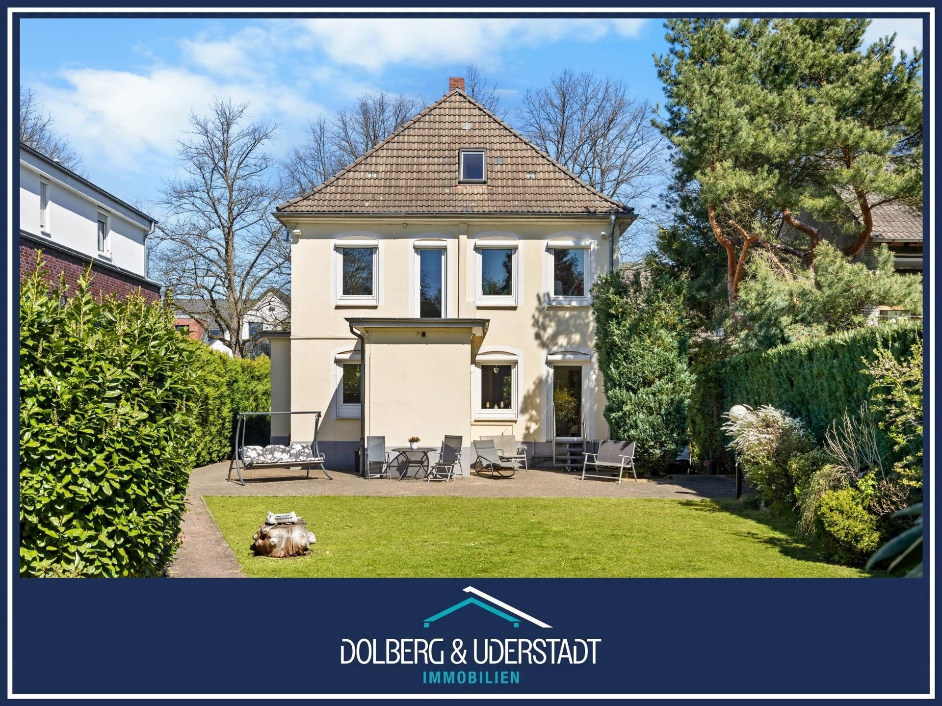 Immobilienangebot - Hamburg / Farmsen-Berne - Alle - Charmante Stadtvilla mit Vollkeller und großzügigem Süd-Grundstück in ruhiger Anwohnerstraße