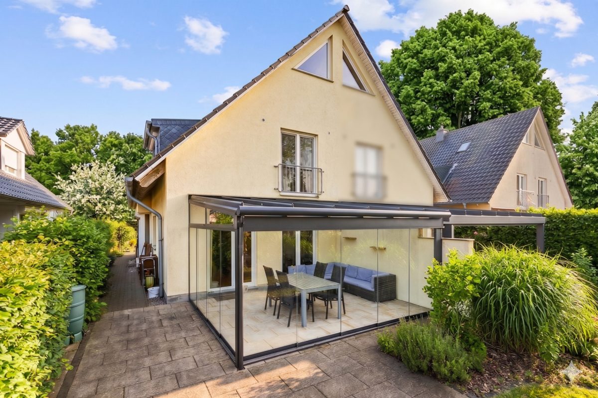 Immobilienangebot - Hamburg / Rahlstedt - Alle - Doppelhaushälfte mit eigenem Garten - Effizienzklasse C