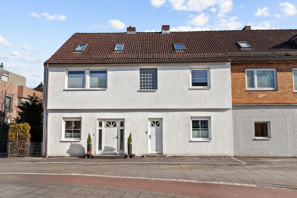 Immobilienangebot - Hamburg / Bramfeld - Alle - Charmanter Altbau trifft moderne Effizienz - vollvermietetes Renditeobjekt mit 5 Wohneinheiten