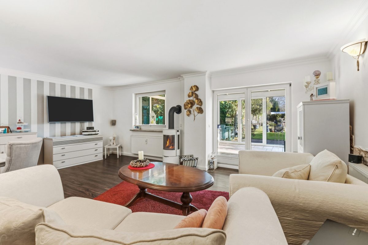 Immobilienangebot - Hamburg / Bramfeld - Alle - Charmanter Altbau trifft moderne Effizienz - vollvermietetes Renditeobjekt mit 5 Wohneinheiten