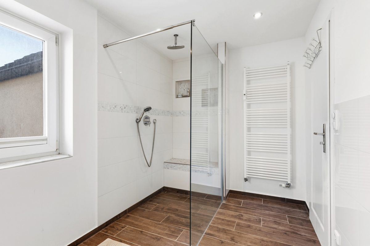 Immobilienangebot - Hamburg / Bramfeld - Alle - Charmanter Altbau trifft moderne Effizienz - vollvermietetes Renditeobjekt mit 5 Wohneinheiten