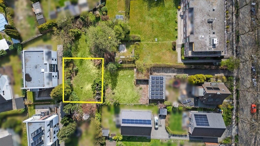 Immobilienangebot - Hamburg / Farmsen-Berne - Alle - Attraktives Pfeifenstielgrundstück für ein Einfamilienhaus mit positivem Bauvorbescheid