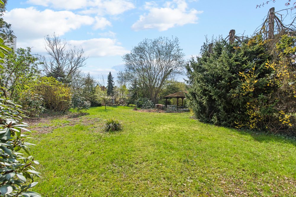 Immobilienangebot - Hamburg / Farmsen-Berne - Alle - Hamburg-Farmsen: Grundstück für ein Einfamilienhaus – positiver Bauvorbescheid liegt vor