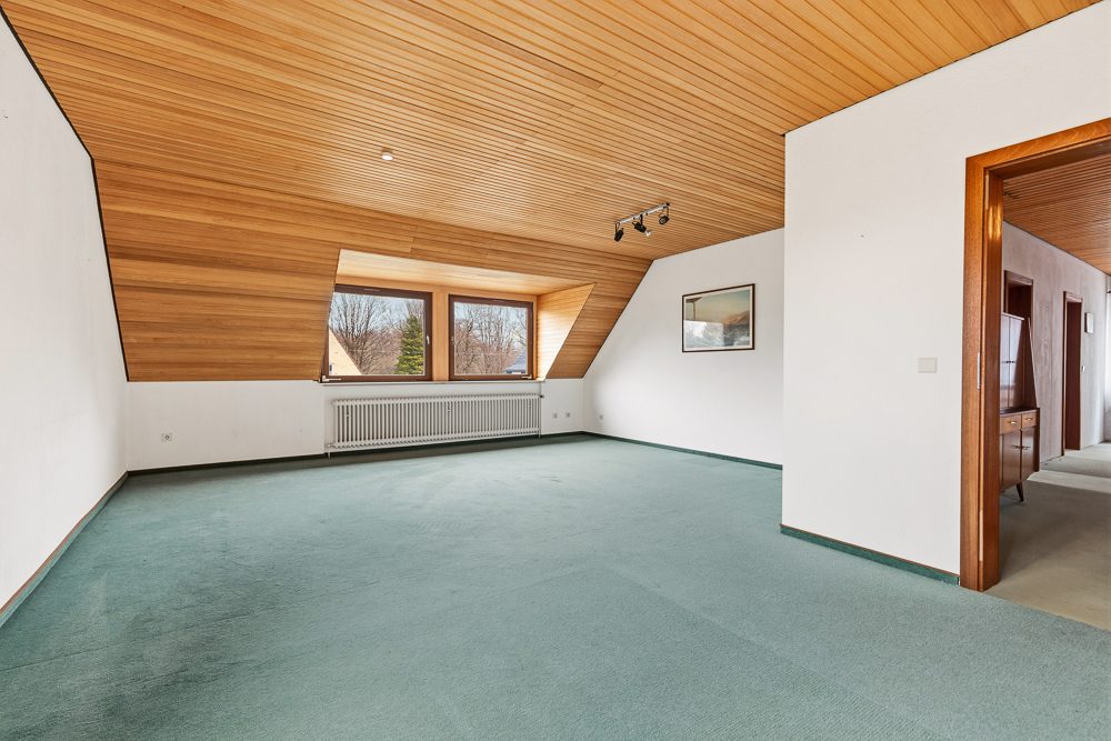 Immobilienangebot - Hamburg / Tonndorf - Alle - Ideal für große Familien oder Mehrgenerationen: Einfamilienhaus mit 271 m² Wohnfläche
