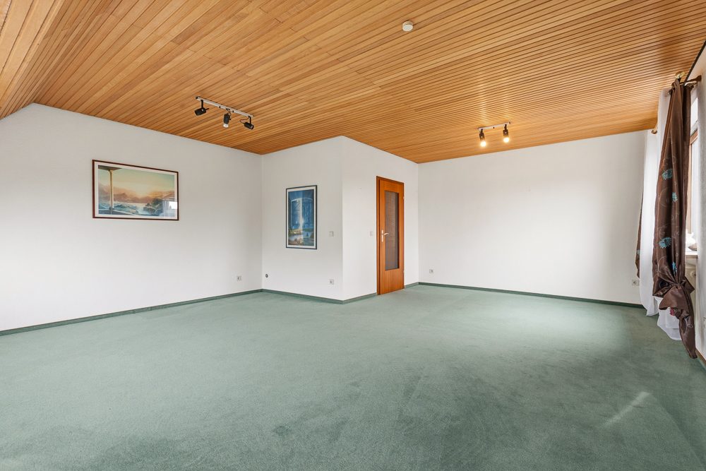 Immobilienangebot - Hamburg / Tonndorf - Alle - Ideal für große Familien oder Mehrgenerationen: Einfamilienhaus mit 271 m² Wohnfläche