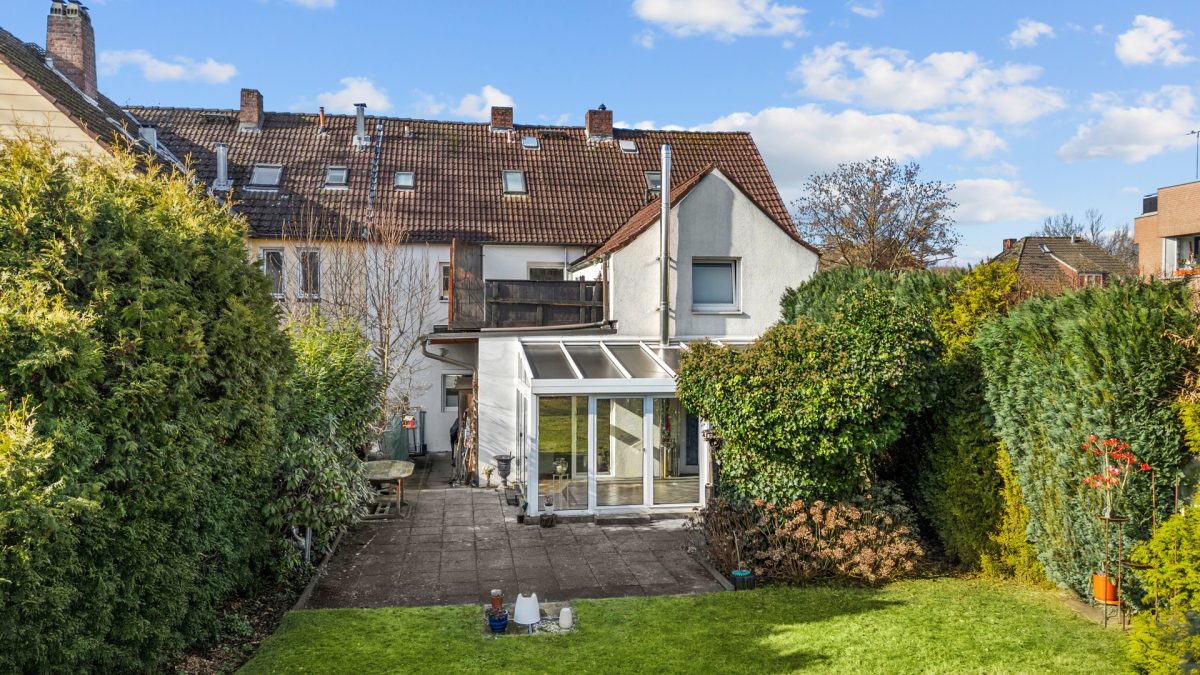 Immobilienangebot - Hamburg / Bramfeld - Alle - Charmanter Altbau trifft moderne Effizienz - vollvermietetes Renditeobjekt mit 5 Wohneinheiten