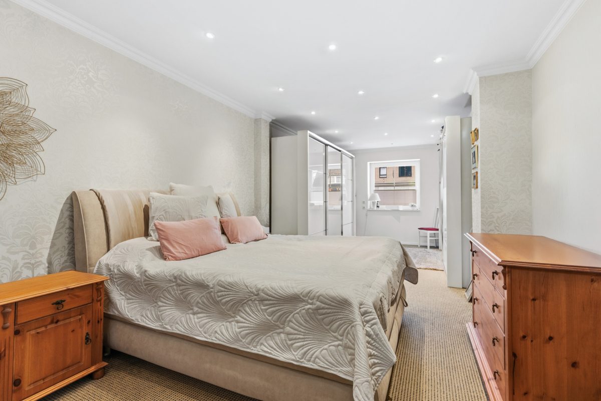 Immobilienangebot - Hamburg / Bramfeld - Alle - Charmanter Altbau trifft moderne Effizienz - vollvermietetes Renditeobjekt mit 5 Wohneinheiten
