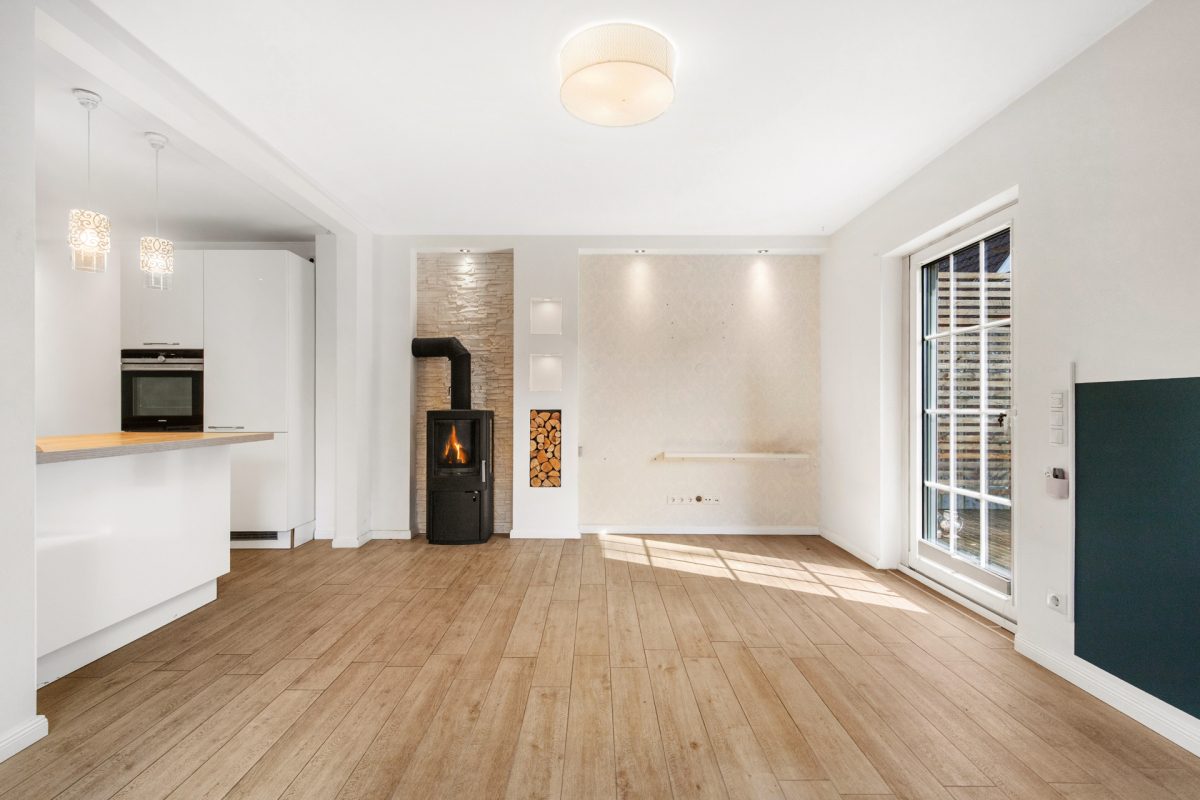 Immobilienangebot - Hamburg / Billstedt - Alle - Die perfekte Wohnungs-Alternative: Modernisiertes Eigenheim mit Gästehaus Garage und großem Garten