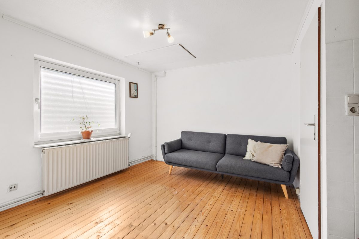 Immobilienangebot - Hamburg / Billstedt - Alle - Die perfekte Wohnungs-Alternative: Modernisiertes Eigenheim mit Gästehaus Garage und großem Garten