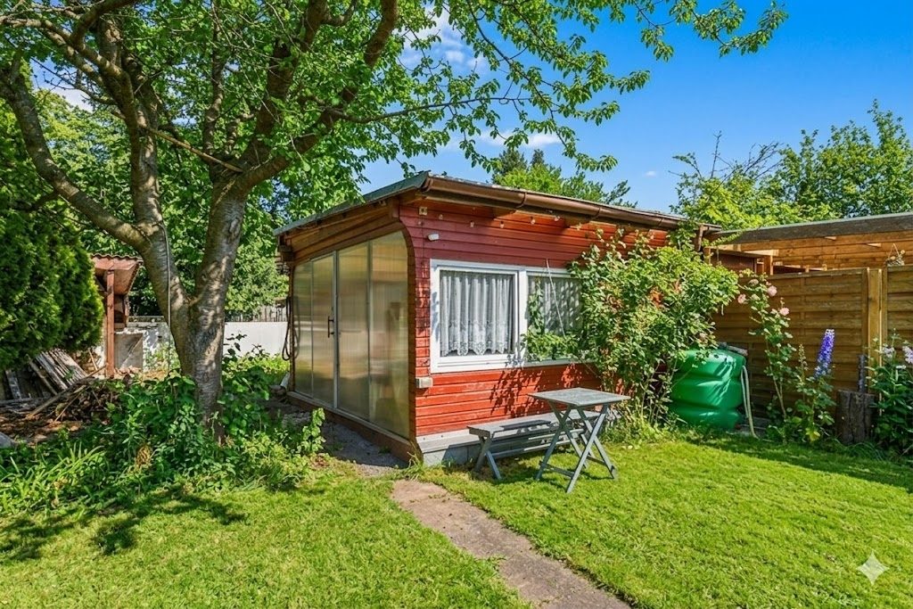 Immobilienangebot - Hamburg / Billstedt - Alle - Die perfekte Wohnungs-Alternative: Modernisiertes Eigenheim mit Gästehaus Garage und großem Garten