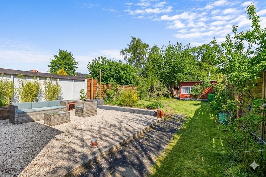 Immobilienangebot - Hamburg / Billstedt - Alle - Die perfekte Wohnungs-Alternative: Modernisiertes Eigenheim mit Gästehaus Garage und großem Garten