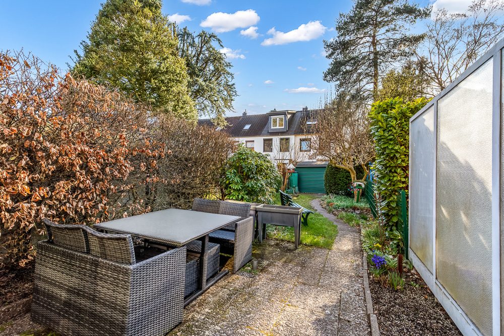Immobilienangebot - Hamburg / Farmsen-Berne - Alle - Charmantes und gepflegtes Reihenhaus mit herrlichem Garten in ruhigem Wohngebiet