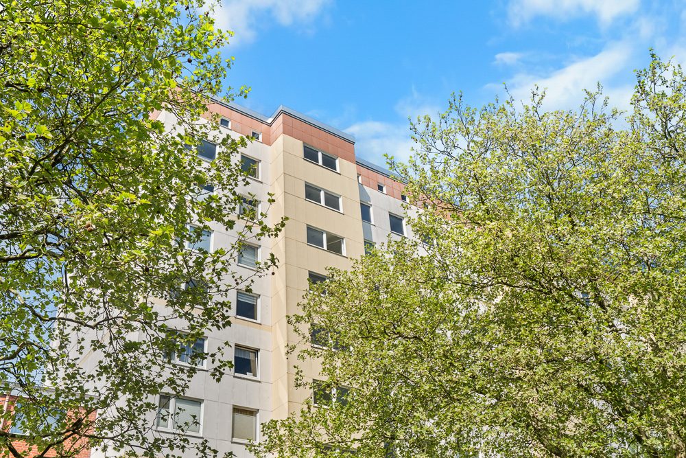 Immobilienangebot - Hamburg / Meiendorf - Alle - Mehr Raum für Ihre Familie - helle 4-Zimmer-Wohnung mit West-Balkon, Aufzug und Außenstellplatz