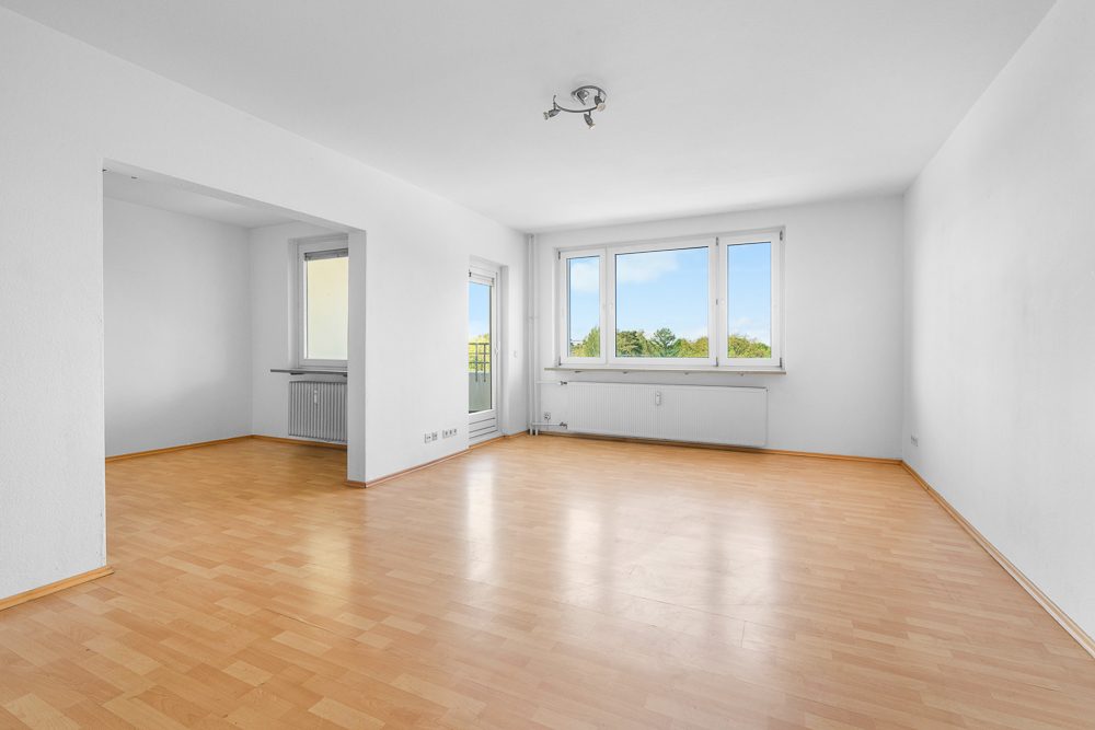 Immobilienangebot - Hamburg / Meiendorf - Alle - Mehr Raum für Ihre Familie - helle 4-Zimmer-Wohnung mit West-Balkon, Aufzug und Außenstellplatz