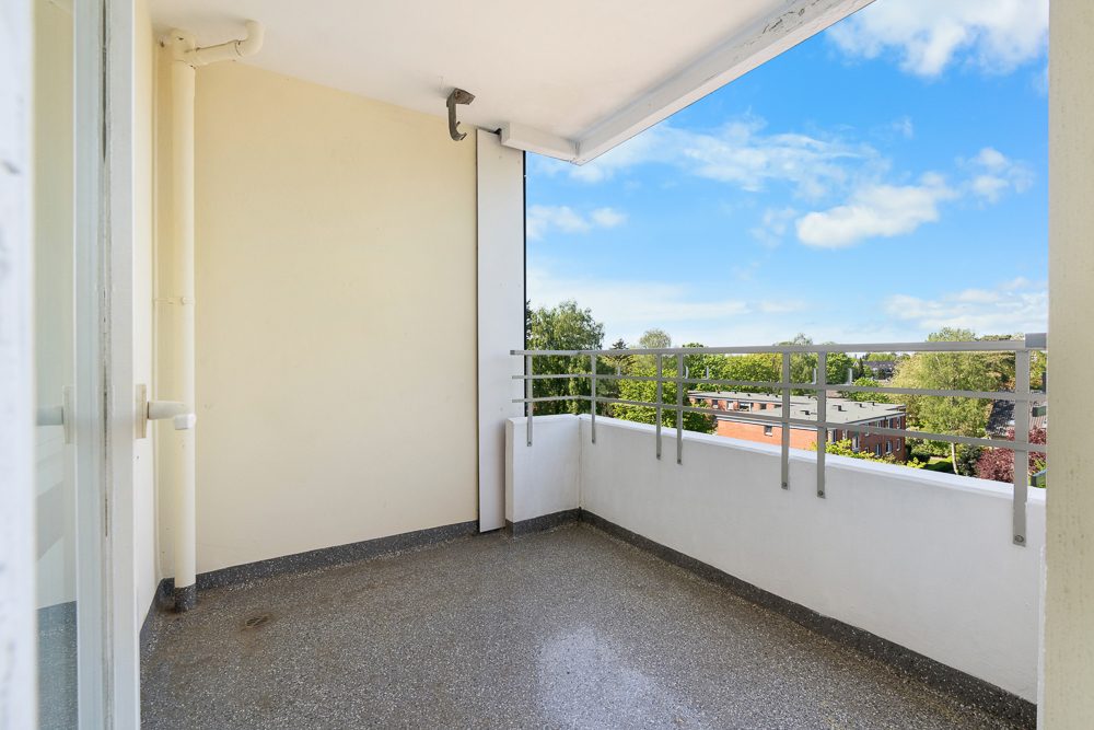 Immobilienangebot - Hamburg / Meiendorf - Alle - Mehr Raum für Ihre Familie - helle 4-Zimmer-Wohnung mit West-Balkon, Aufzug und Außenstellplatz